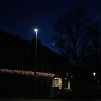 Mond über dem Rathaus