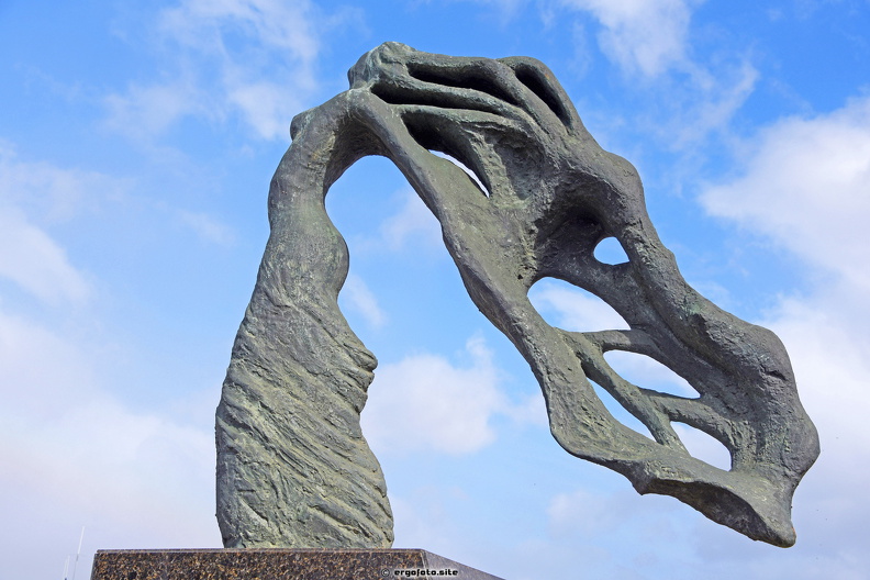 Skulpture La Coruna.jpg