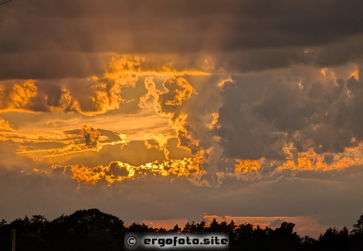 Wolkenformationen vor Gewitter
