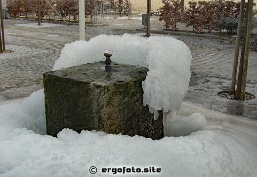 Vereister Springbrunnen