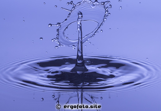 Wassertropfen "Blattschuss"