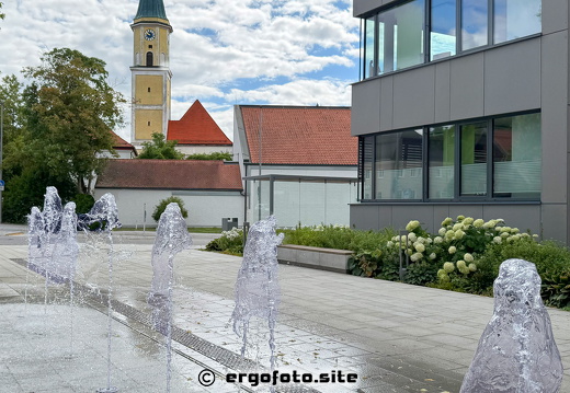 Rathaus mit Mariä Heimsuchung