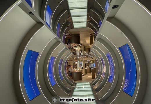 Eingang einer Parfümerie Salzburg 