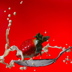 Hafermilchsplash mit Erdbeere